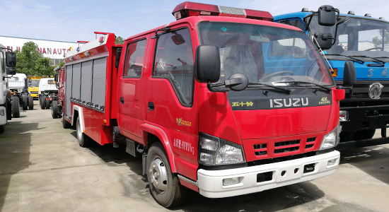 五十鈴2噸泡沫消防車